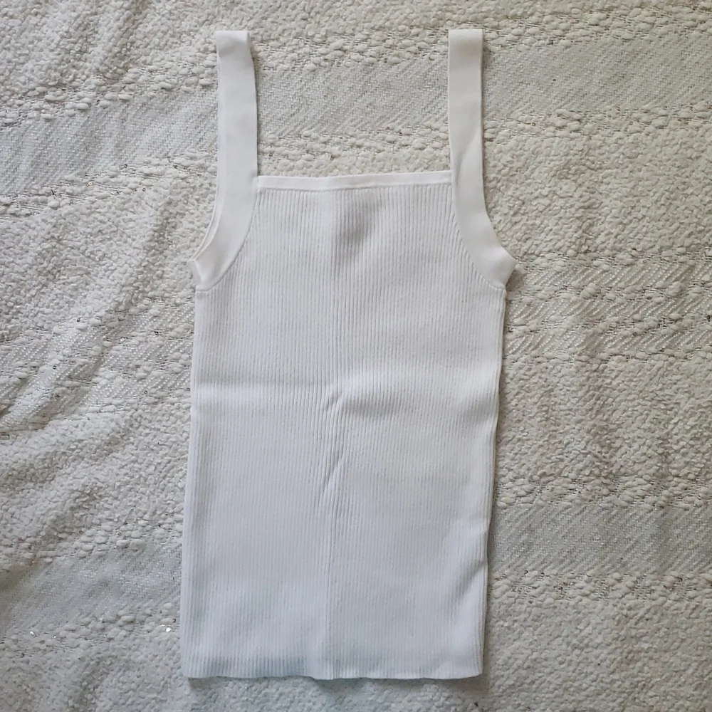 Nine West Tank - Picture 1 of 4